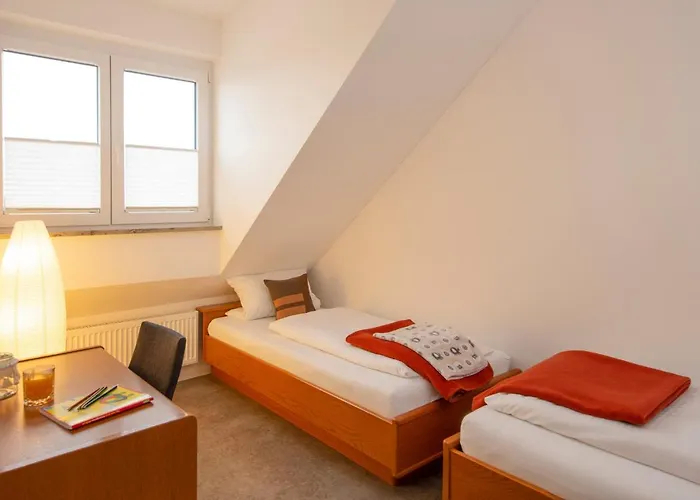 & Boarding House Schlosserwirt 3*