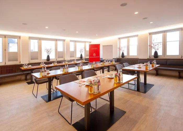 & Boarding House Schlosserwirt 3*