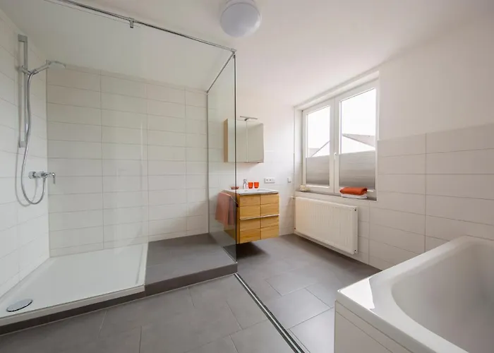 & Boarding House Schlosserwirt Hotel 3*