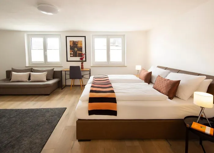 & Boarding House Schlosserwirt