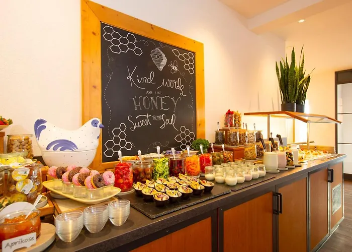 & Boarding House Schlosserwirt Hotel 3*