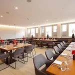 & Boarding House Schlosserwirt Hotel