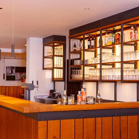 & Boarding House Schlosserwirt Hotel 3*