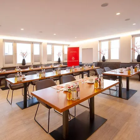 & Boarding House Schlosserwirt 3*