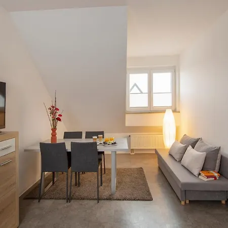 & Boarding House Schlosserwirt