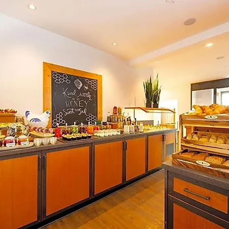 & Boarding House Schlosserwirt Hotel 3*