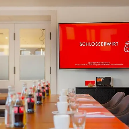 & Boarding House Schlosserwirt Отель Mering