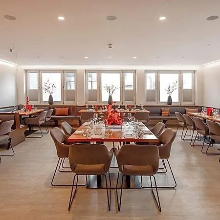 & Boarding House Schlosserwirt Hotel Mering