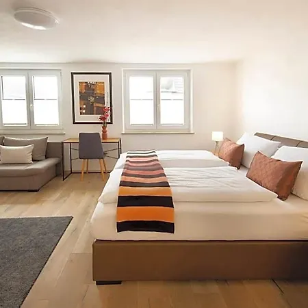 & Boarding House Schlosserwirt 3*