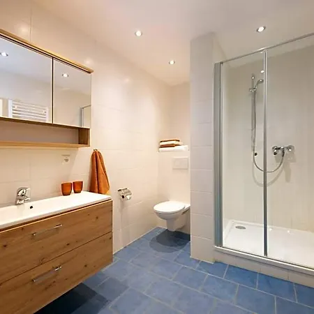 & Boarding House Schlosserwirt Hotel Mering