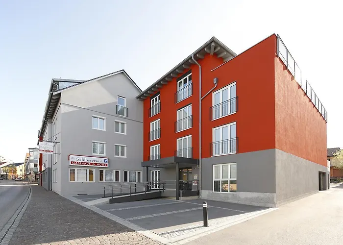 Hotel&boarding House Schlosserwirt Hotel 3*